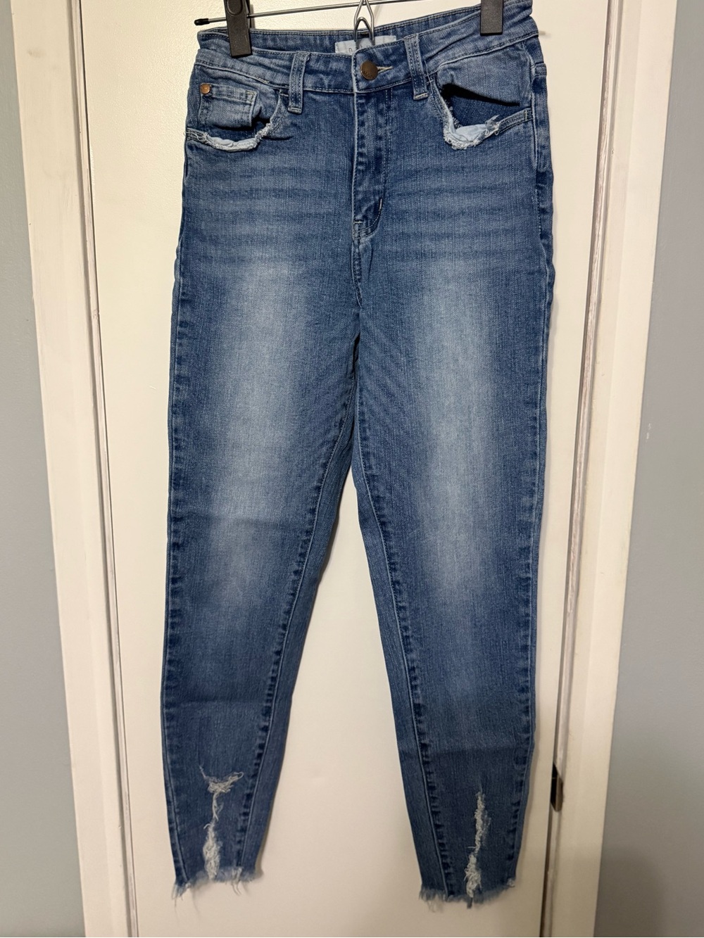 High-Rise Skinny Jeans in Medium Blue Wash